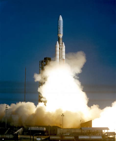 voyager 1 launch date